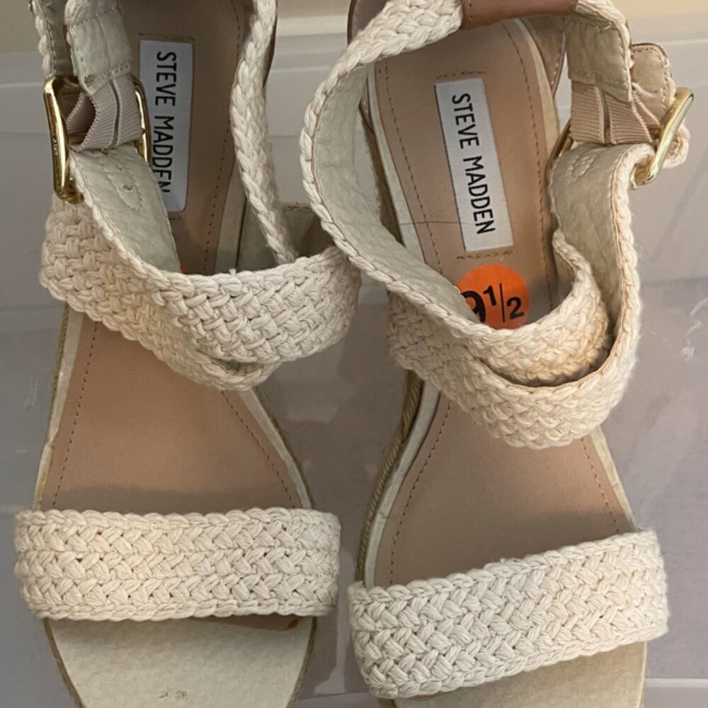 New Size 10 - Steven Madden - white wedges